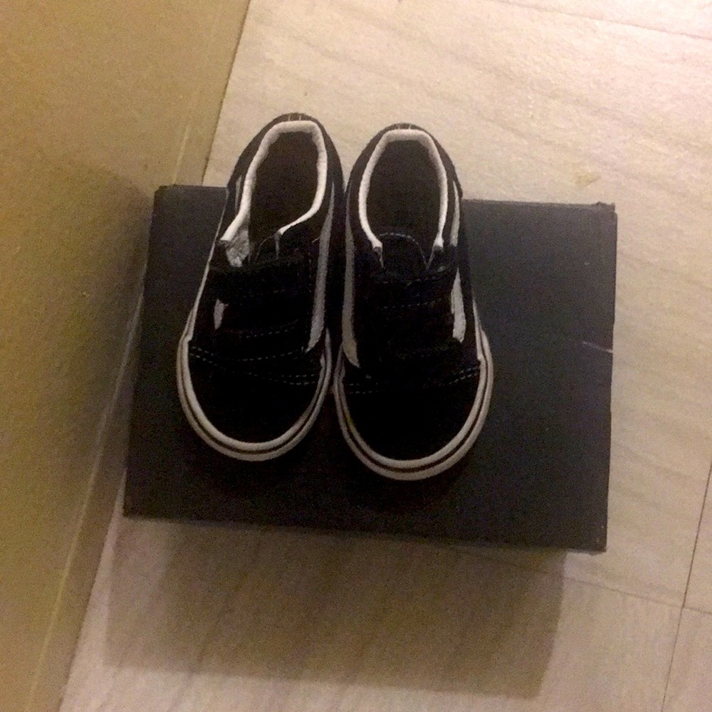 Boys sneakers